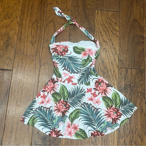 SHEIN women’s hibiscus tropical flower bandeau - Picture 2 of 3